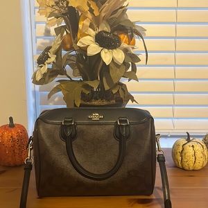 Coach medium sized purse